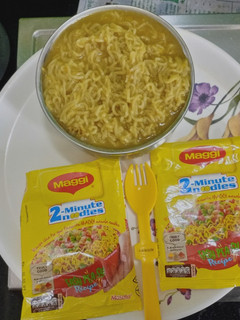 மேகி நூடுல்ஸ் (Maggie noodles recipe in tamil) செய்முறை முக்கிய புகைப்படம்