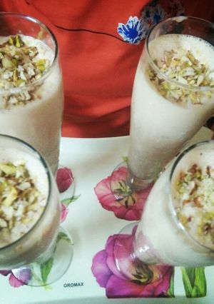 A picture of Anjeer Almond Cashew Shake.