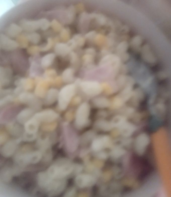 Una foto de ENSALADA DE CODITOS CON JAMÓN Y SALCHICHAS1.0😍😍