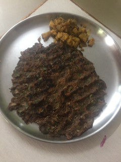 கீரை மற்றும் ராகி,கோதுமை அடை💦💧🌤🌥🍃🌱☘️ (Raagi kothumai adai recipe in tamil) செய்முறை முக்கிய புகைப்படம்