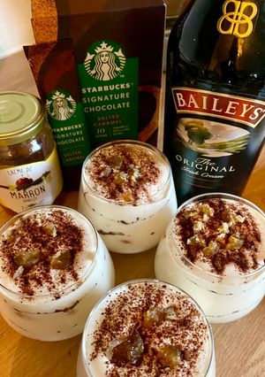 Une photo de Tiramisu en verrines Baileys, crème de marrons / châtaignes et salted caramel chocolate Starbucks