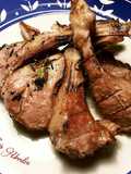 Chuletillas de cordero a la brasa, ahumadas con romero