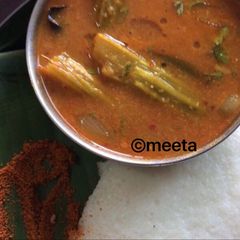 A picture of Andhra style Drumbstick sambhar.