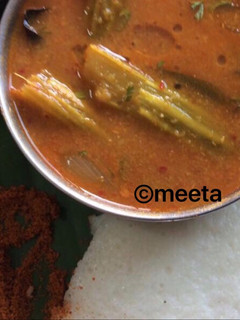 A picture of Andhra style Drumbstick sambhar.