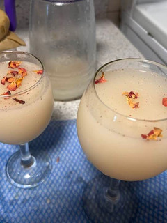 A picture of Lychee juice.