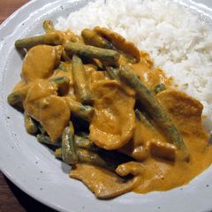A picture of Soy Meat Thai Red Curry.