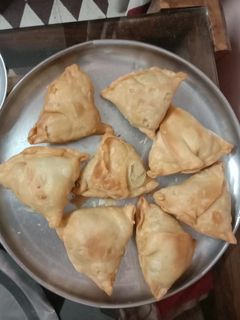 समोसा (Samosa recipe in hindi) रेसिपी मुख्य फोटो