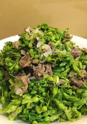 Hình của món Hoa thiên lý xào thịt bò.