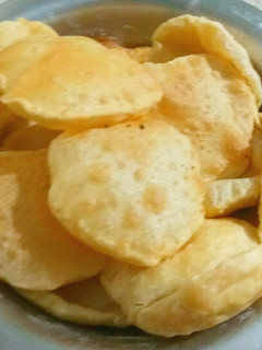 खस्ता पूरी(Khasta Puri recipe in Hindi) रेसिपी मुख्य फोटो