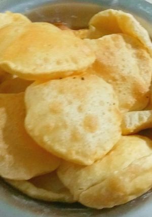 खस्ता पूरी(Khasta Puri recipe in Hindi) रेसिपी मुख्य फोटो