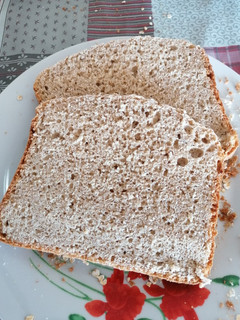 Una foto de 181. Pan de molde integral con copos de avena / Panificadora