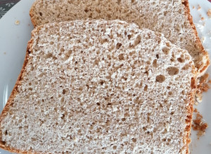 Una foto de 181. Pan de molde integral con copos de avena / Panificadora
