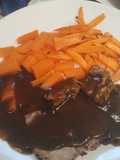 Roast beef with carrots, sweet potato chips & mint gravy