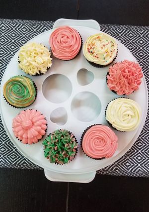 A picture of Cream cheese frosting.