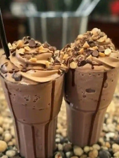 A picture of Ultimate Chocolate Peanut Butter Shake Extravaganza.