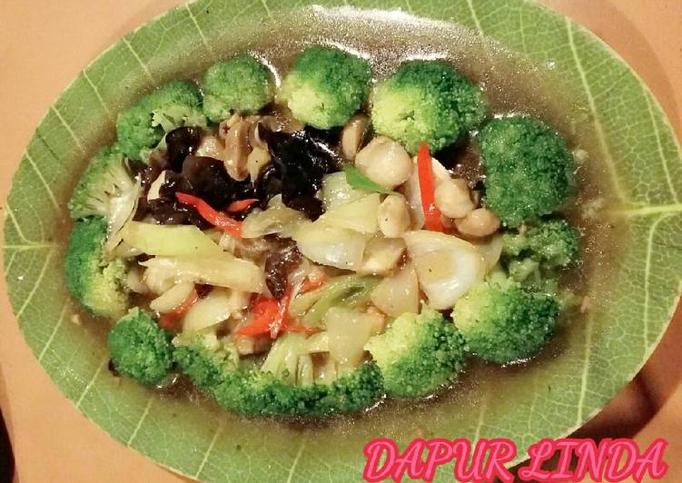 Cara Gampang Menyiapkan Tumis Sayur Brokoli Jamur, Sempurna