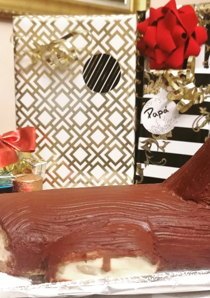 Una foto de Tronco de Navidad con Crema de Cacahuete |Muy Esponjoso