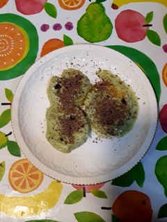 Una foto de Naranjas con salsa de yogur y menta