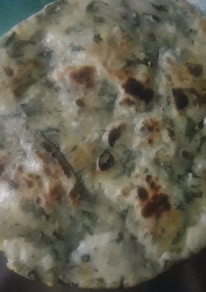 A picture of Methi paratha.