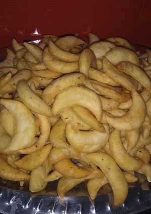 A picture of Namak Pare.