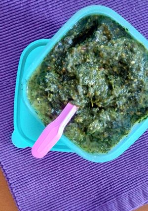 A picture of Coriander chutney.