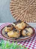 Loukoumades Isi Meses Cokelat Tabur Biskuit Hitam