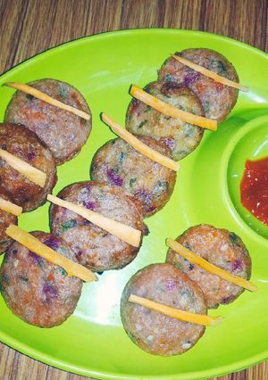 व्हेजिटेबल्स आप्पे (vegetables appe recipe in marathi) रेसिपी चे मुख्य फोटो