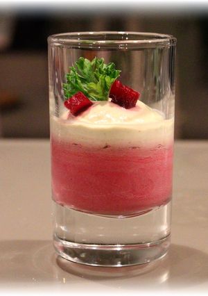 Une photo de ❄️Verrine Betterave et avocats❄️