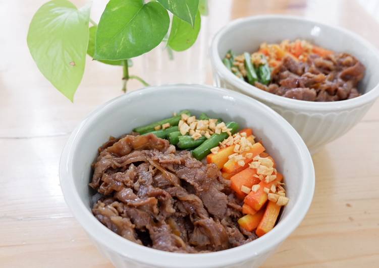 Cara Menyiapkan Rice Bowl Beef Teriyaki &amp; Garlic Vegetable Enak