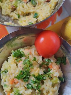 वेजिटेबल पोंगल (vegetable pongal recipe in Hindi) रेसिपी मुख्य फोटो