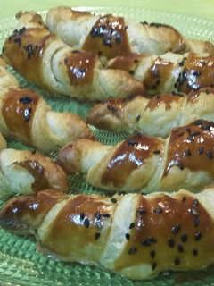 Una foto de Croissant con pesto de pistachos