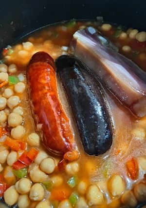 Una foto de Garbanzos con Compango Asturiano