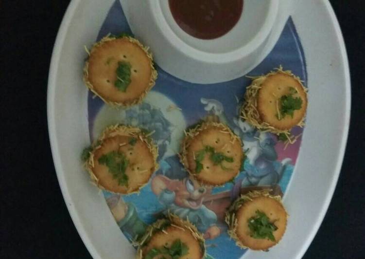 Easiest Way to Prepare Ultimate Monsoon cheesy biscuit starters