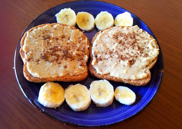 Tosta integral de crema de cacahuete y plátano Receta de Ana Cocinela