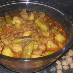 A picture of Aalu chana patal & nutrila ki mix subji.