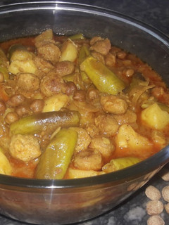 A picture of Aalu chana patal & nutrila ki mix subji.