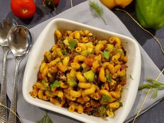 سالاد ماکارونی با سبزیجات