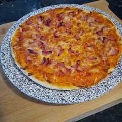 Una foto de Pizza de Jamón York y Queso en Mini-Horno