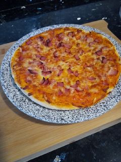 Una foto de Pizza de Jamón York y Queso en Mini-Horno