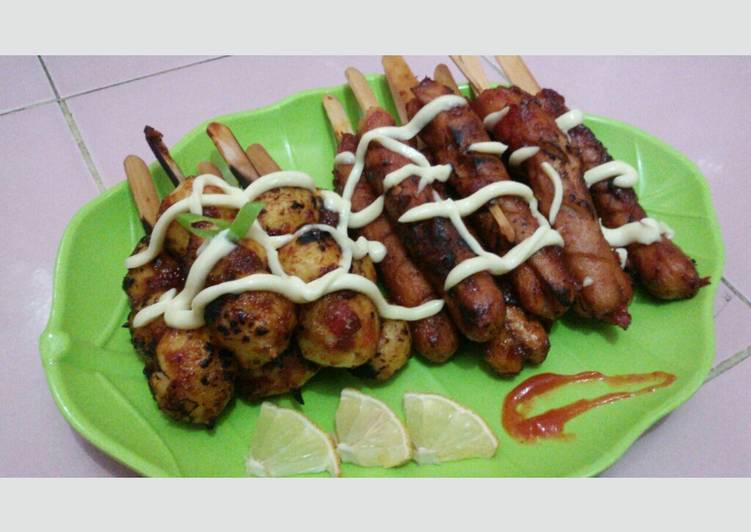 Sosis, bakso bakar sederhana