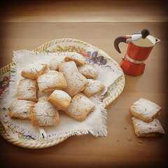 A picture of Biscotti settembrini con mele e fichi.