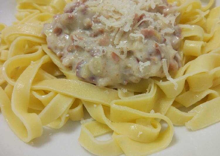 Pasta con carbonara ligera