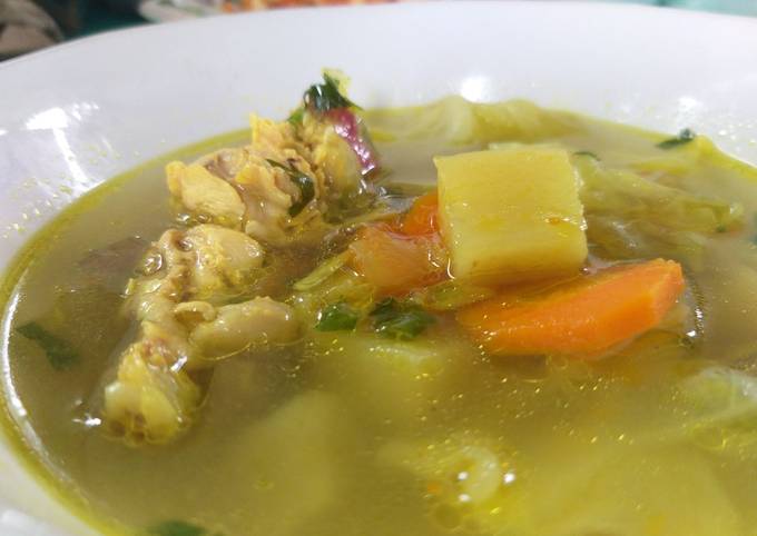 Resep Sup Ayam Kuah Kuning Oleh Putri Tirtawati Cookpad