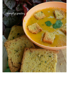 Foto resep Pumkin soup with garlic bread /sup labu kuning dan roti garlic