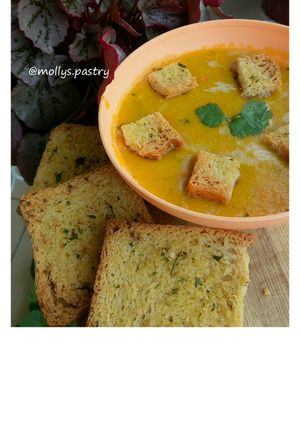 Foto resep Pumkin soup with garlic bread /sup labu kuning dan roti garlic