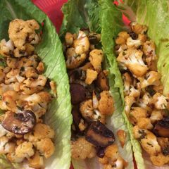 A picture of Spicy cauliflower lettuce wraps.
