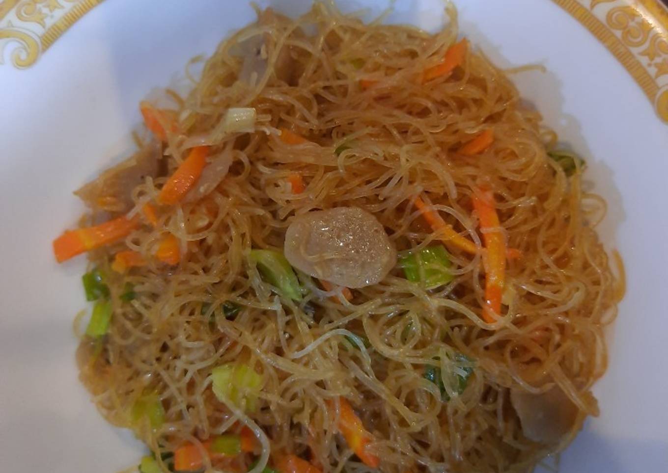 Bihun goreng bakso