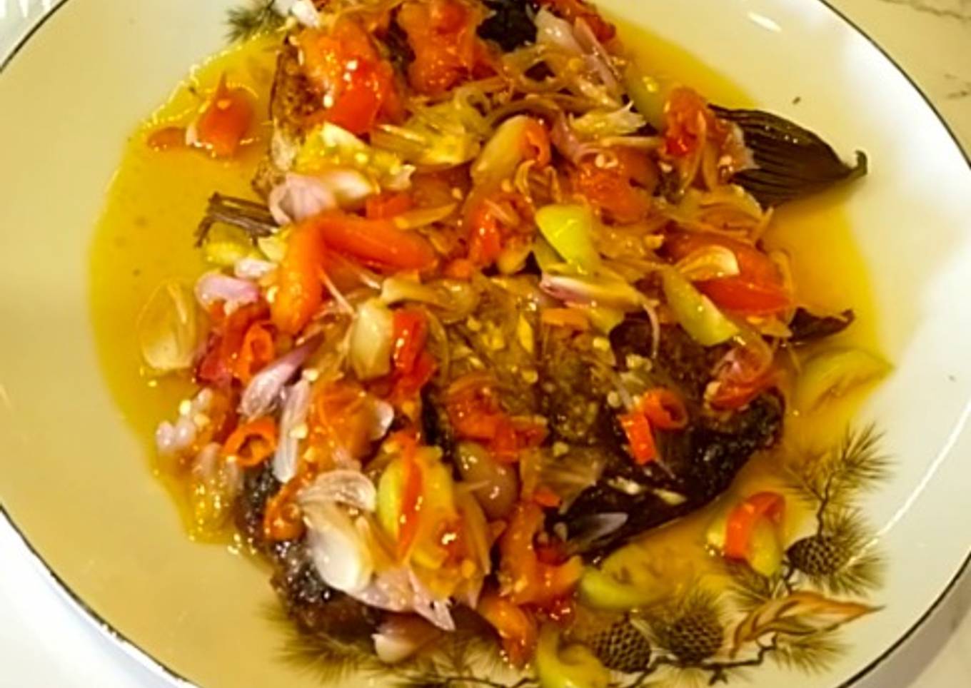 Ikan goreng sambal dabu-dabu
