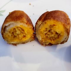 A picture of Ramen cheese bomb.