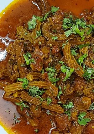 A picture of Gathiya ki sabzi.